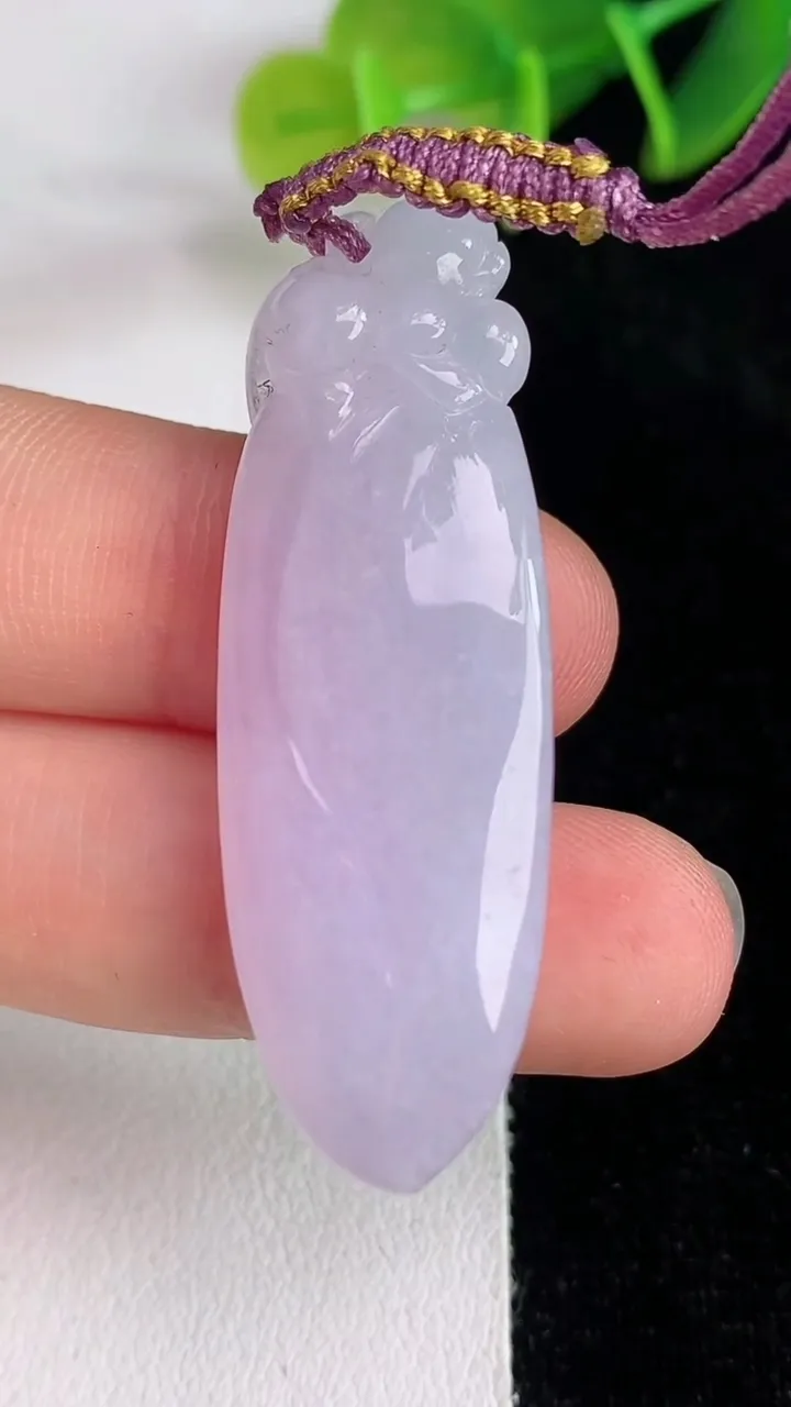 天然A货翡翠紫罗兰福瓜吊坠，尺寸46-15.2-8.6，重量:10.40g
6月13日