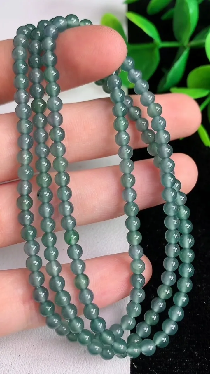 天然A货翡翠小米珠项链，尺寸4，重:17.50g
6月14日
