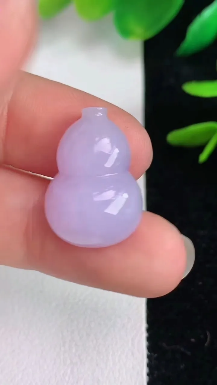 天然A货翡翠紫罗兰葫芦镶嵌件，尺寸20.4-14-6.4，重量:3.16g
6月14日