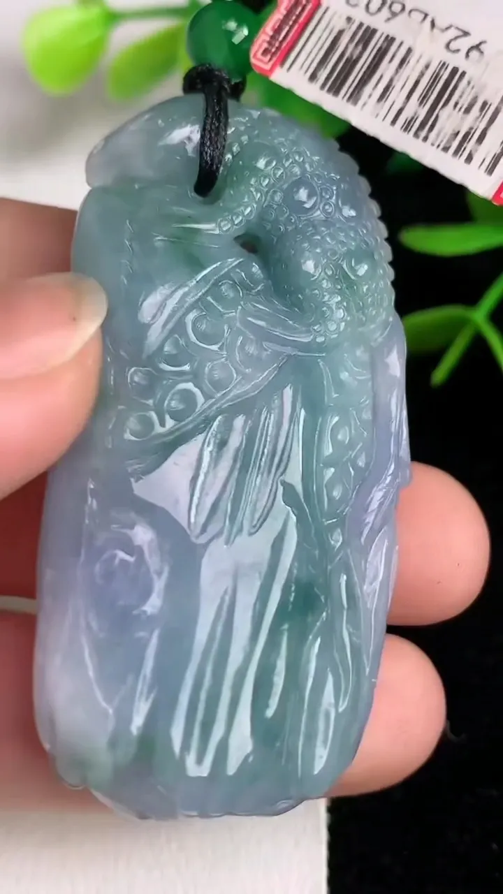 天然A货翡翠紫罗兰飘花今非昔比 蜥蜴吊坠，尺寸55.2-26-11.8，重量:30.49g
6月14日