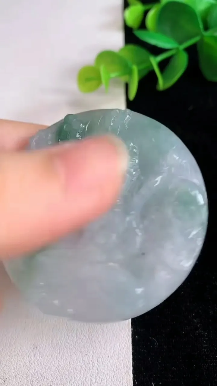 天然A货翡翠文殊菩萨吊坠，尺寸53.4-6，重量:35.49g
6月14日