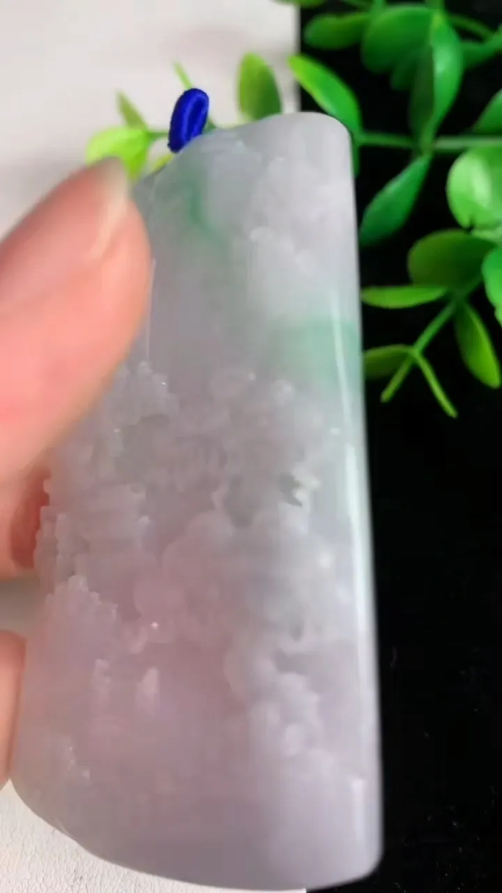 天然A货翡翠山水牌吊坠，尺寸73.2-45.7-5.8，重量:49.50g
6月14日