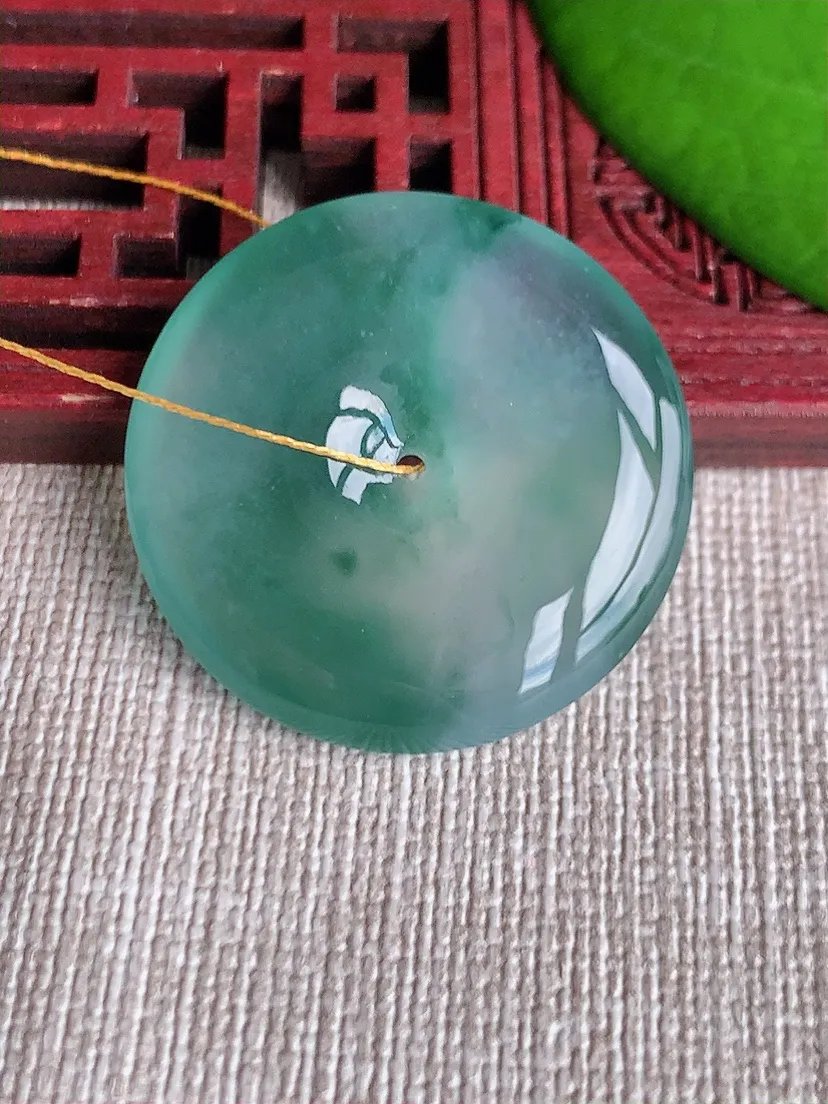 天然A货翡翠飘花平安扣吊坠尺寸29.6×5m量10.12g 0613