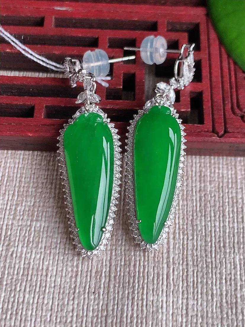 天然A货翡翠18K金伴钻镶嵌阳绿福瓜耳坠 尺寸25×8×6mm 重量7.20g 0612
