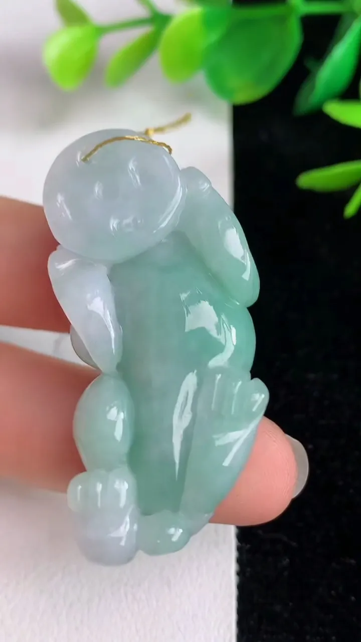 天然A货翡翠貔貅吊坠，尺寸45.6-20.6-12.8，重:24.17g
6月14日