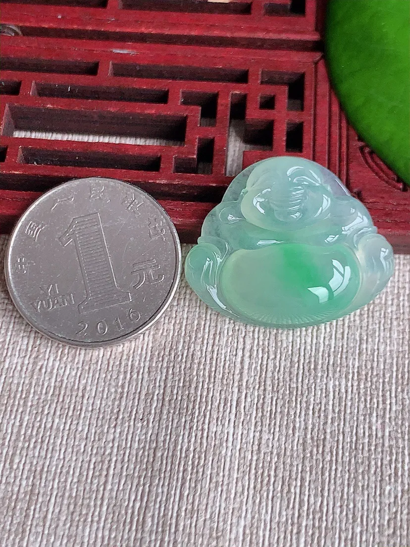 天然A货翡翠飘绿佛公吊坠尺寸24.4×29.3×6.5m量7.52g 0612