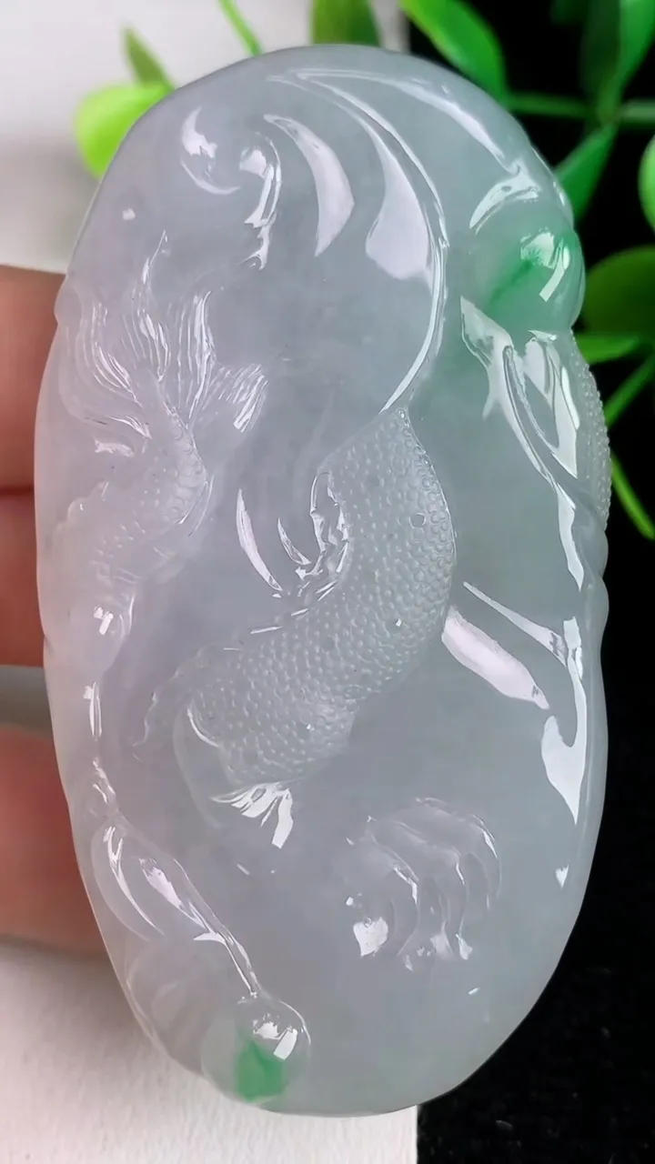 天然A货翡翠虚空藏菩萨吊坠，尺寸71-39-11，重:56.91g
6月14日