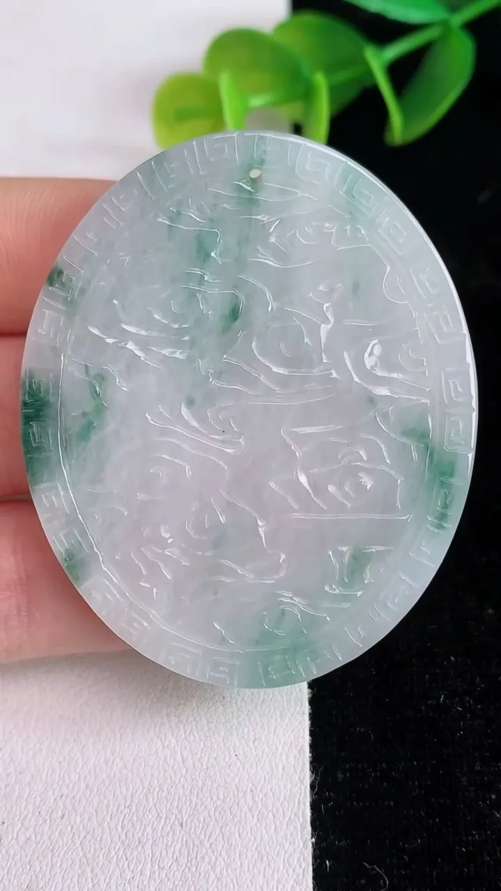 天然A货翡翠飘花生肖虎吊坠，尺寸51.3-42.2-5，重量:24.30g
6月14日
