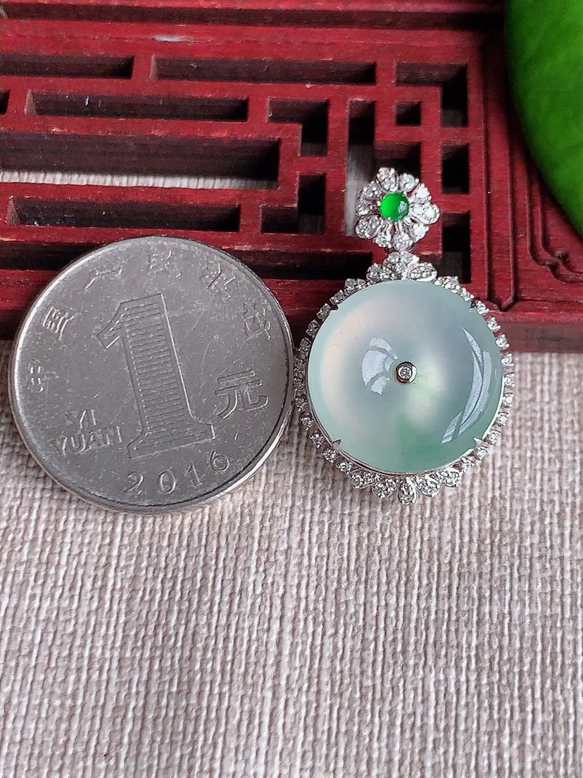 天然A货翡翠18K金伴平安扣吊坠尺寸28.8×18.3×8.6裸石15.7m量5.00g 0613