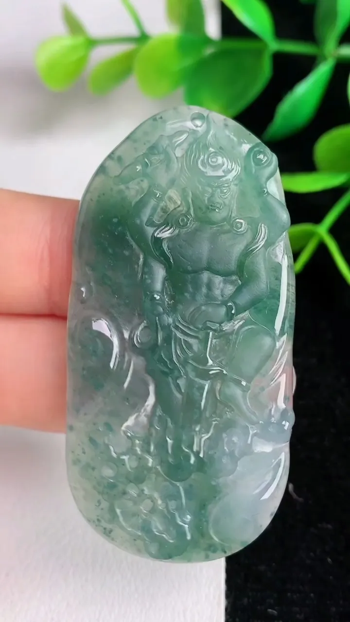 天然A货翡翠蓝水不动明王吊坠，尺寸54-27-4.2，重:13.36g
6月14日