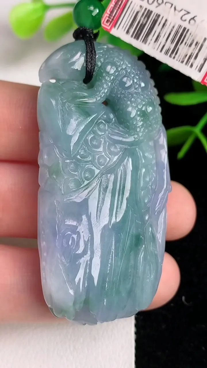 天然A货翡翠紫罗兰飘花今非昔比 蜥蜴吊坠，尺寸55.2-26-11.8，重量:30.49g
6月14日