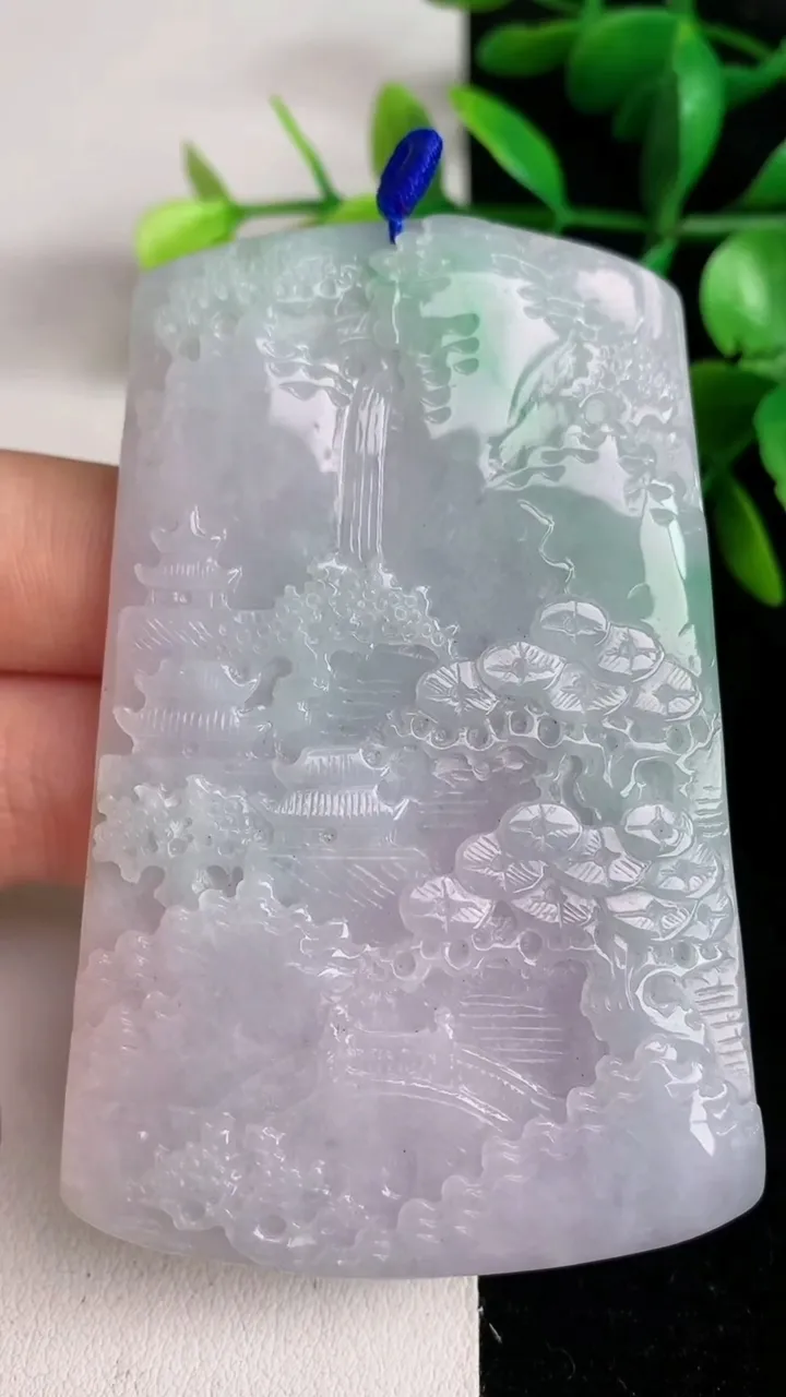 天然A货翡翠山水牌吊坠，尺寸73.2-45.7-5.8，重量:49.50g
6月14日