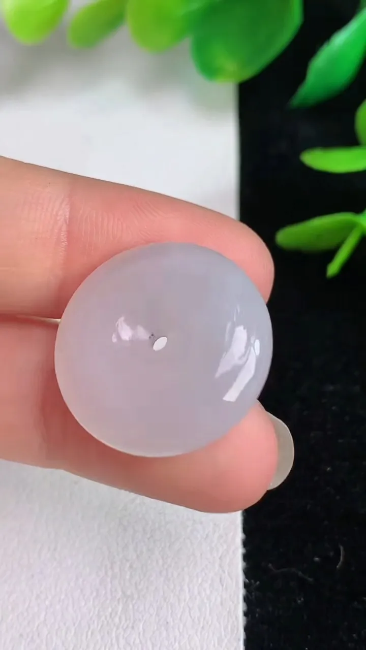 天然A货翡翠白冰平安扣吊坠，尺寸24.2-5，重量:6.16g
6月14日