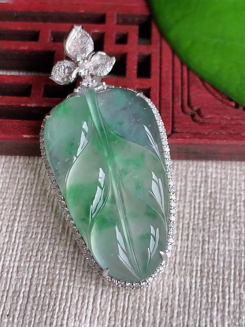 天然A货翡翠18K金伴飘花大叶子金枝玉叶吊坠尺寸45.5×20×7.7裸石31.4×17.7m量7.70g 0612