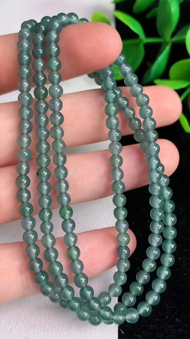 天然A货翡翠小米珠项链，尺寸4，重:17.50g
6月14日