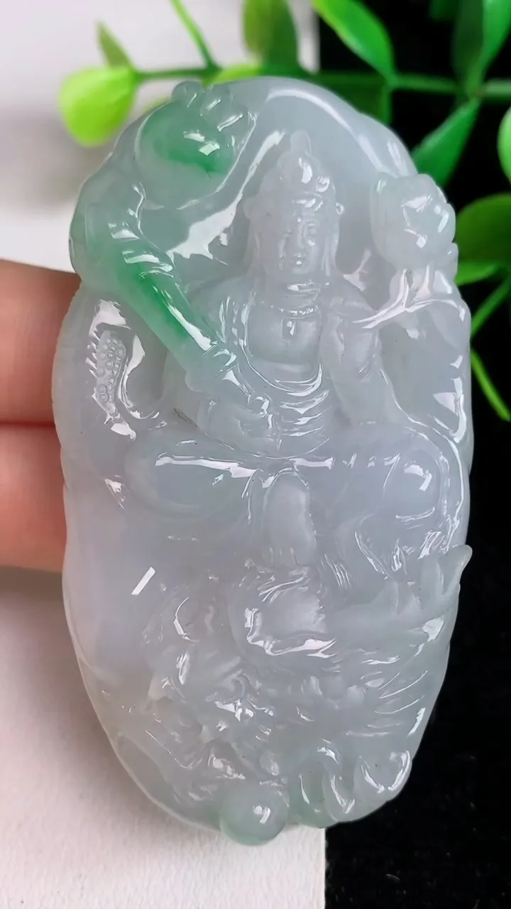 天然A货翡翠虚空藏菩萨吊坠，尺寸71-39-11，重:56.91g
6月14日