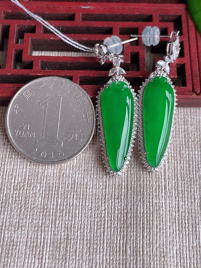 天然A货翡翠18K金伴钻镶嵌阳绿福瓜耳坠 尺寸25×8×6mm 重量7.20g 0612