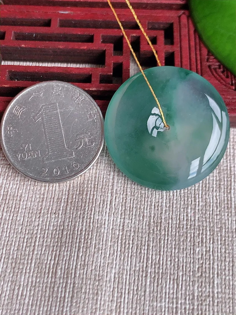 天然A货翡翠飘花平安扣吊坠尺寸29.6×5m量10.12g 0613