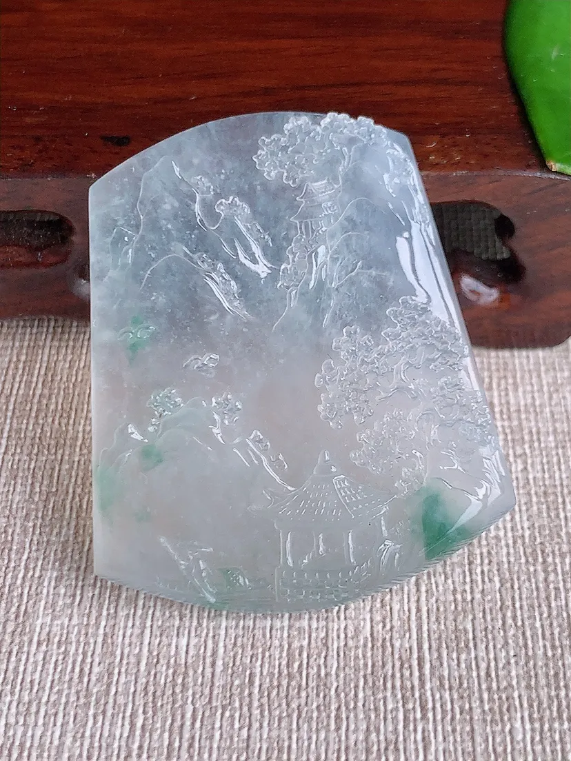 天然A货翡翠飘花一刀切意境山水牌镶嵌件尺寸47×39.5×5m量22.79g 0612