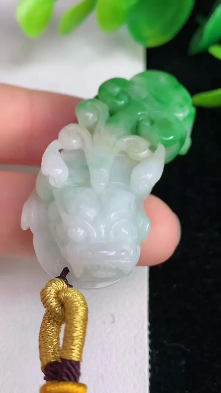 天然A货翡翠貔貅吊坠，尺寸45-22-11，重:22.74g
6月14日