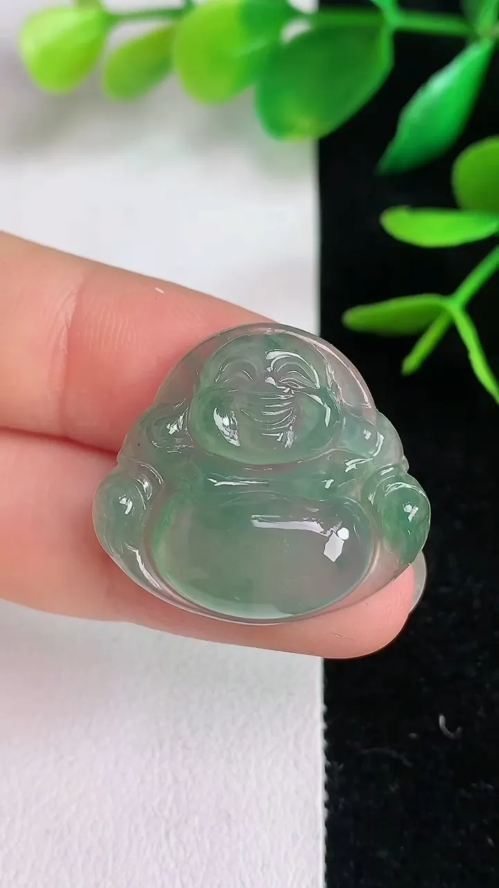 天然A货翡翠佛公吊坠，尺寸23.3-26-5，重量:4.51g
6月15日