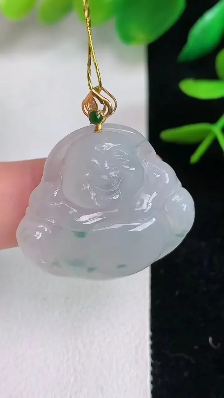 天然A货翡翠18k金飘花佛公吊坠，尺寸26-28-5.7，重量:6.82g
6月15日
