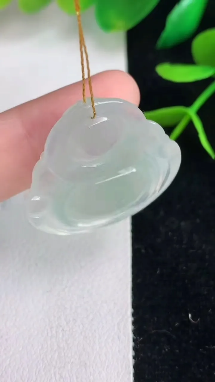 天然A货翡翠佛公吊坠，尺寸25.2-27.7-6，重量:6.37g
6月15日