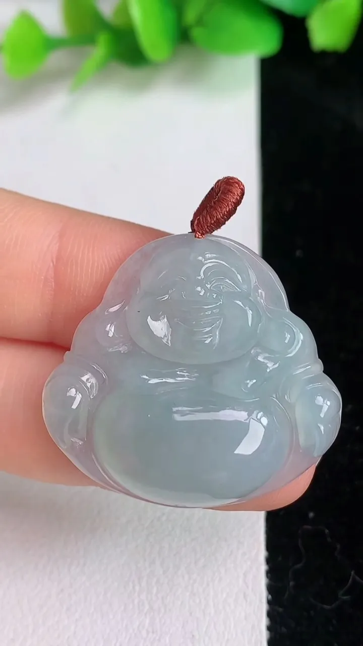 天然A货翡翠飘花佛公吊坠，尺寸27-30.6-6，重量:7.64g
6月15日
