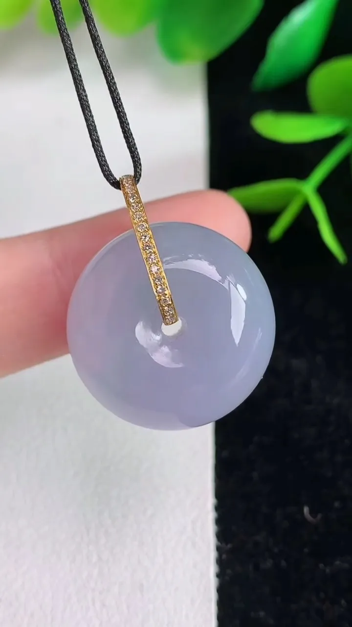 天然A货翡翠k金紫罗兰平安扣吊坠，尺寸20.2-11.5，重量:10.44g
6月15日