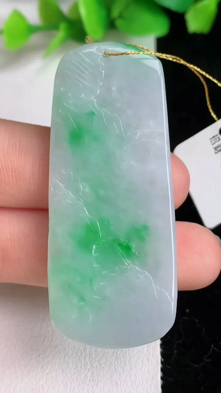 天然A货翡翠山水牌吊坠，尺寸54.7-23-5，重量:17.2g
6月15日