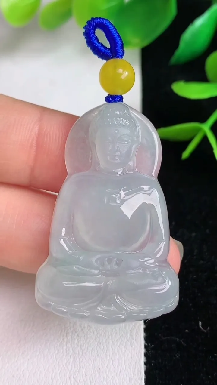 天然A货翡翠飘花大日如来吊坠，尺寸39-25.7-5.8，重量:10.00g
6月15日