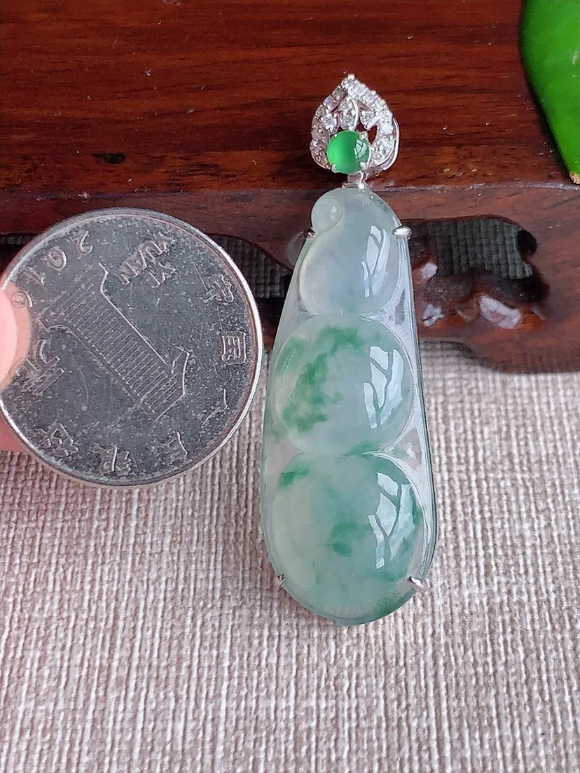 天然A货翡翠18K金伴飘花四季豆福豆平安豆吊坠尺寸4.2×37.8×15.3×7.2m量8.46g 0613
