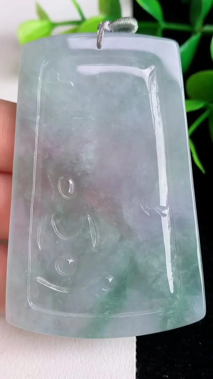 天然A货翡翠紫罗兰祥龙大势至观音菩萨吊坠，尺寸64-41.8-5，重量:30.81g
6月15日