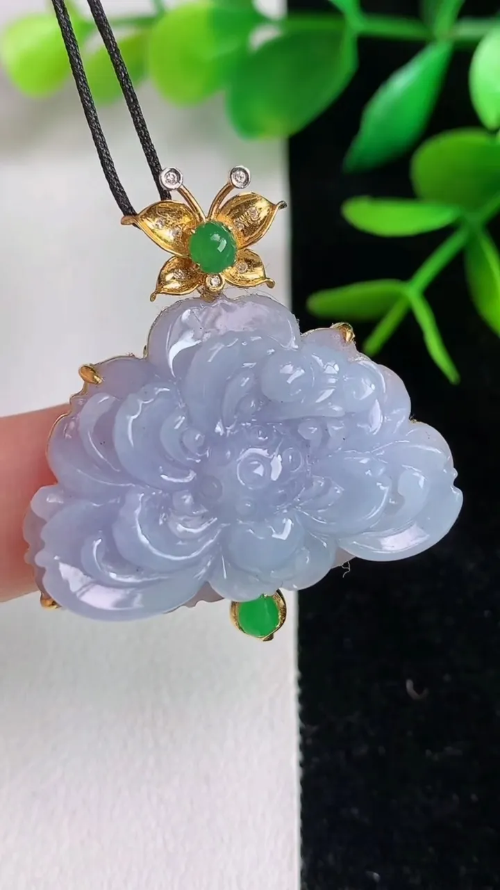 天然A货翡翠k金紫罗兰花开富贵吊坠，尺寸37.8-33-7.4，裸石21-31重量:8.29g
6月