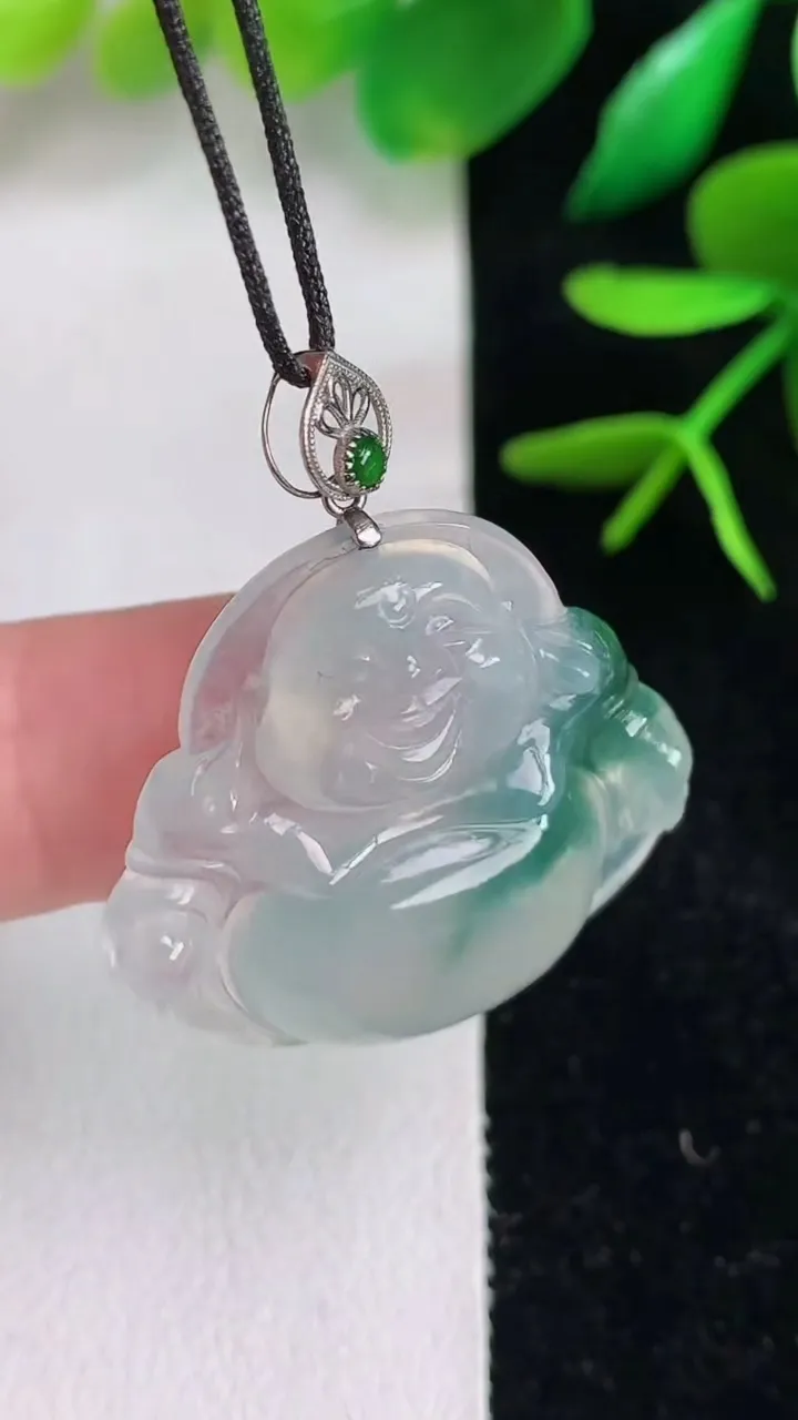 天然A货翡翠飘花佛公吊坠，尺寸26.7-28.2-6，重量:6.73g
6月15日