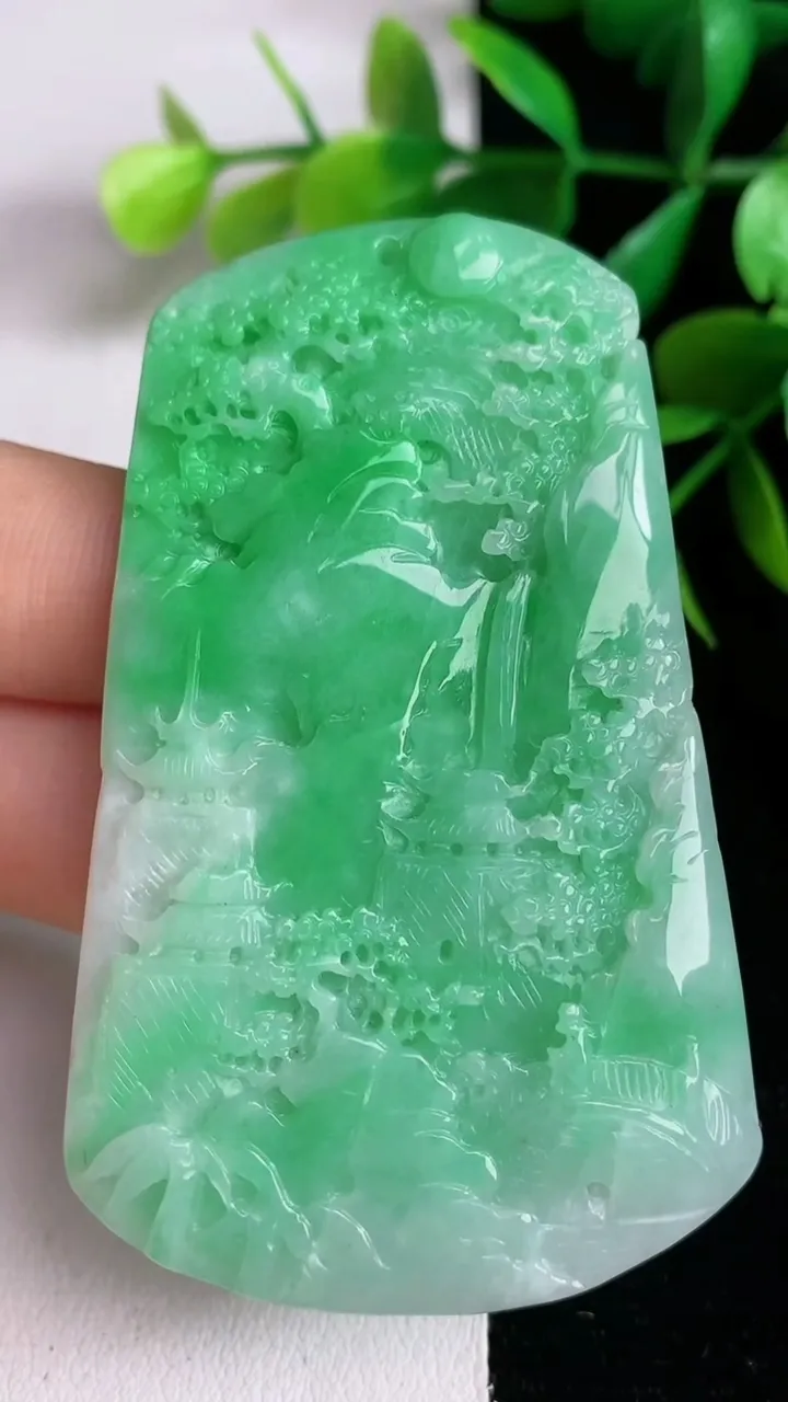 天然A货翡翠山水牌吊坠，尺寸66-41-6，重量:27.77g
6月15日
