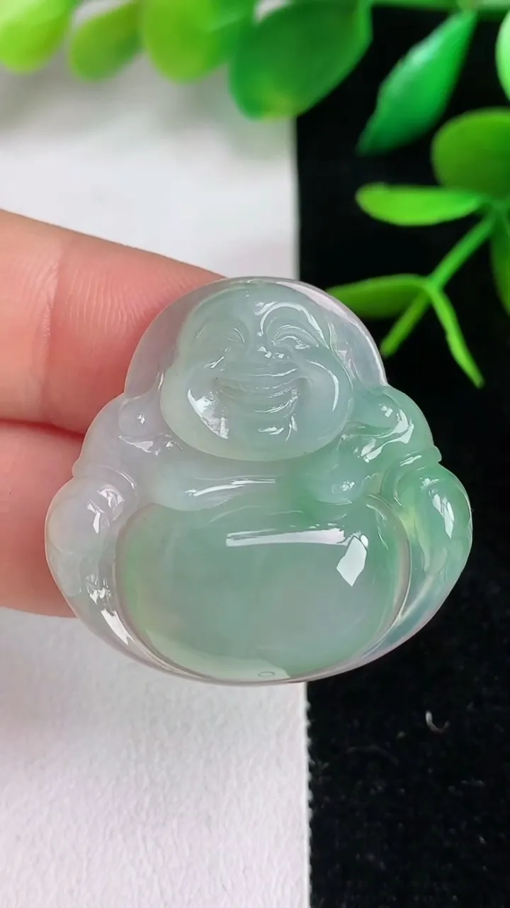 天然A货翡翠佛公吊坠，尺寸29.8-31.5-6.2，重量:8.69g
6月15日