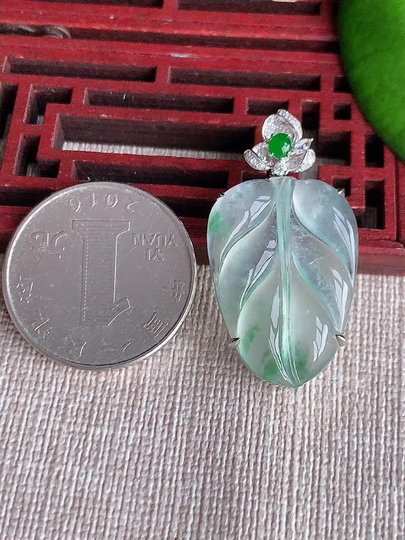 天然A货翡翠18K金伴飘花叶子金枝玉叶吊坠尺寸35.8×26×18.7×6.8m量5.00g 0615