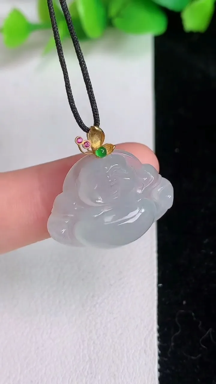天然A货翡翠种佛公吊坠，尺寸28-22.5-6.3，重量:4.17g
6月16日
