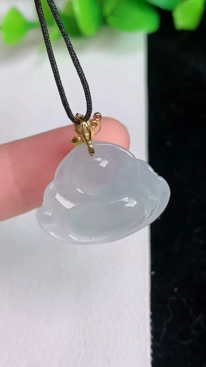天然A货翡翠种佛公吊坠，尺寸28-22.5-6.3，重量:4.17g
6月16日