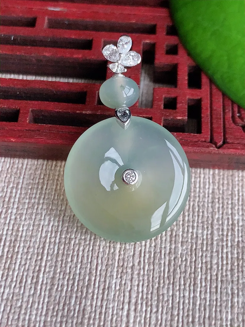 天然A货翡翠18K金伴黄翡平安扣吊坠尺寸35×21×4.3m量5.72g 0615