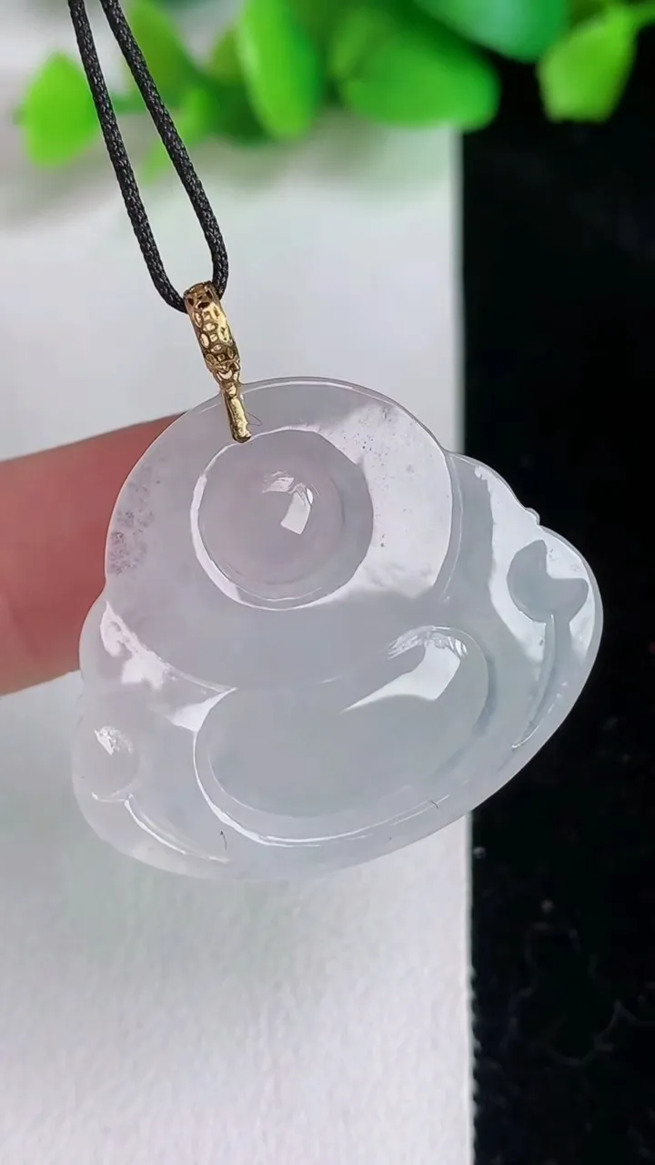 天然A货翡翠18k金飘花佛公吊坠，尺寸27-31-5，重量:7.49g
6月16日