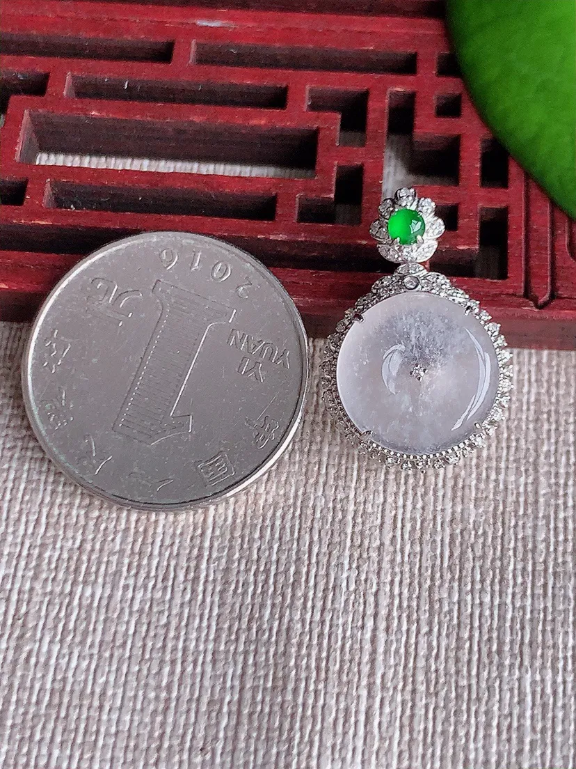 天然A货翡翠18K金伴白月光平安扣吊坠尺寸24×16×7.7裸石13.2m量2.54g 0615