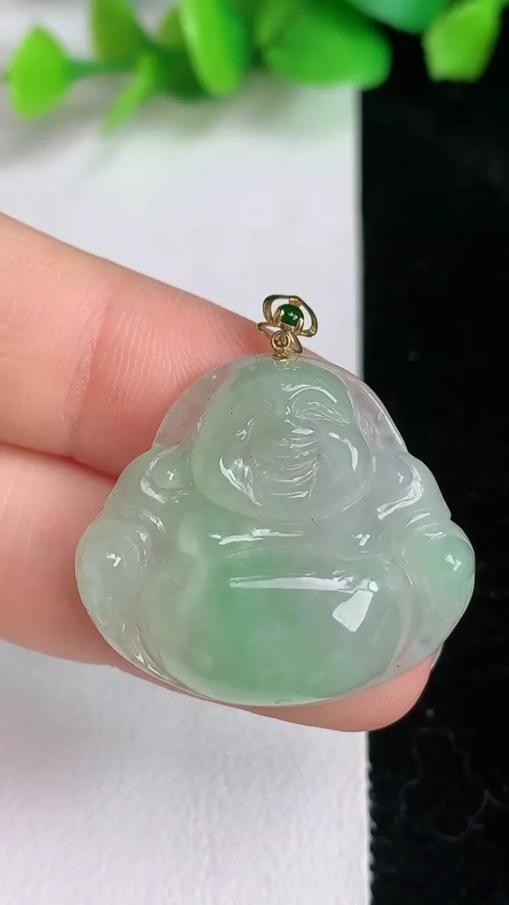 天然A货翡翠佛公吊坠，尺寸25.4-28.8-6，重量:6.70g
6月16日