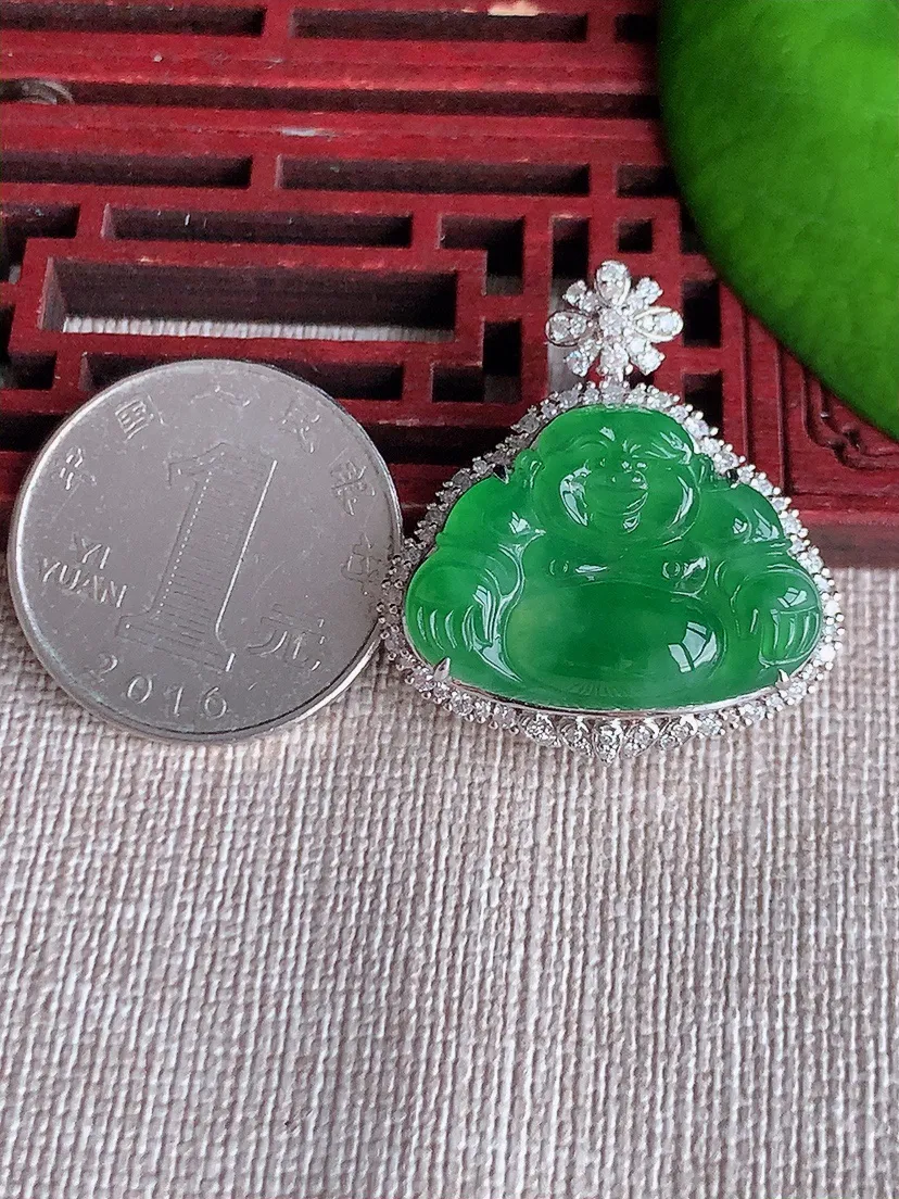 天然A货翡翠18K金伴满绿佛公吊坠尺寸25.8×23×6裸石12.8×19.5m量7.38g 0615