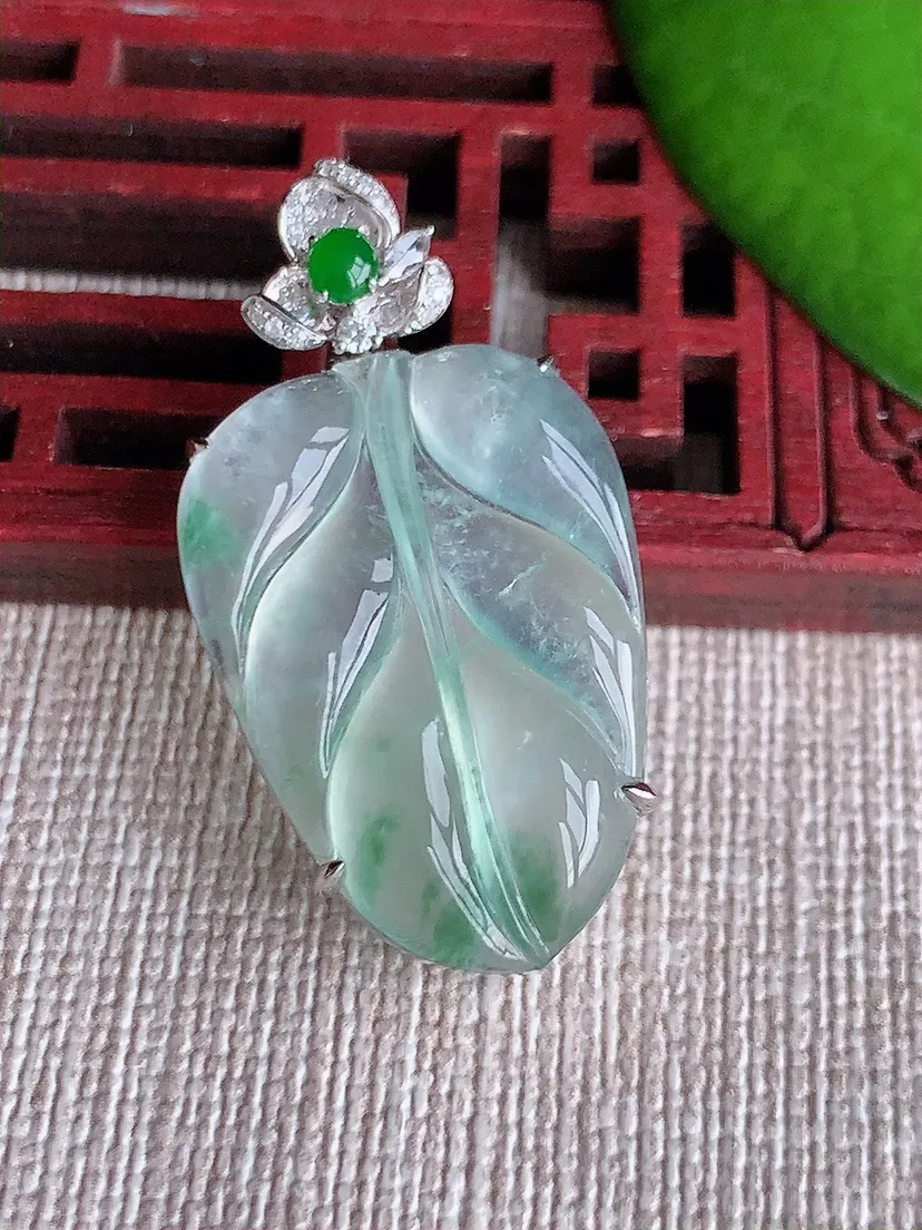 天然A货翡翠18K金伴飘花叶子金枝玉叶吊坠尺寸35.8×26×18.7×6.8m量5.00g 0615