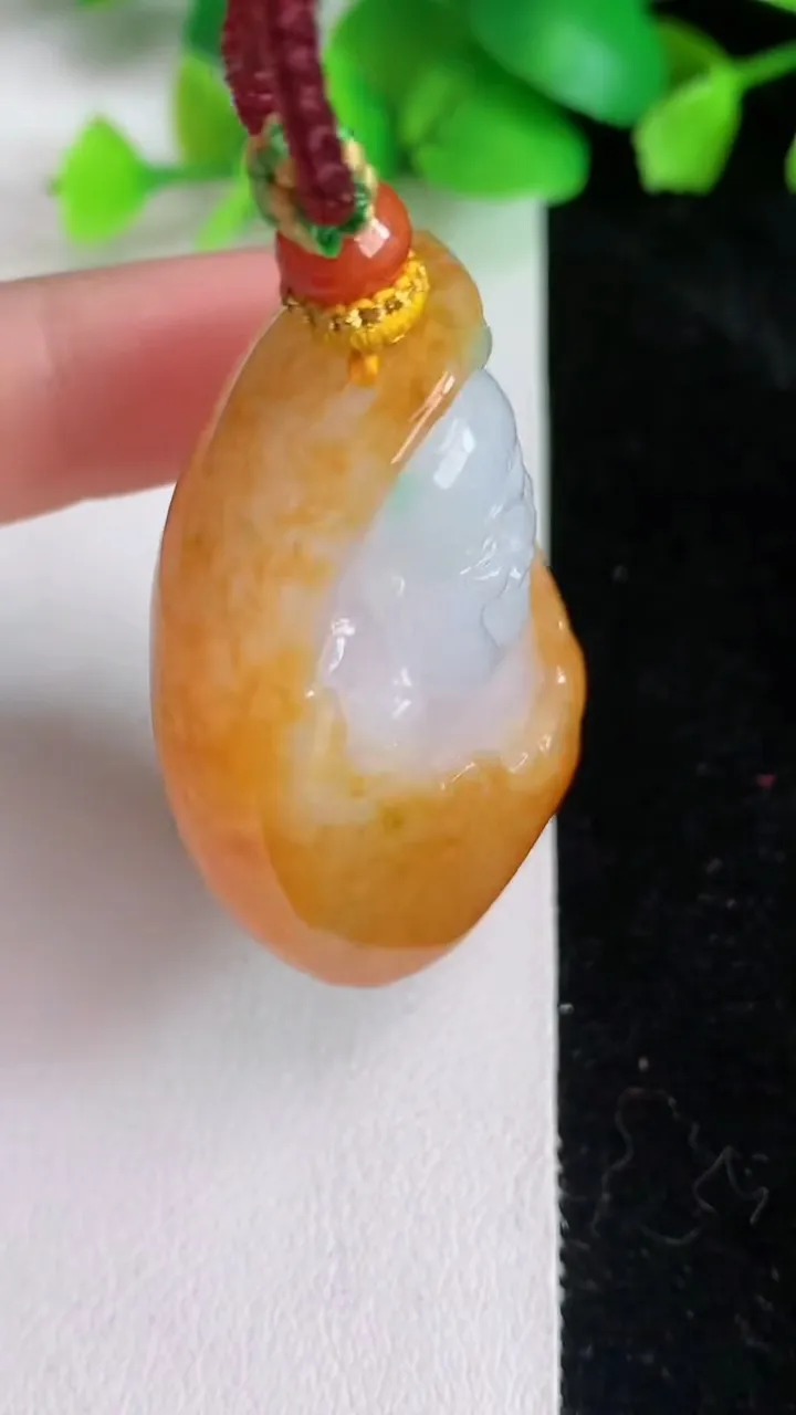 天然A货翡翠双彩佛公吊坠，尺寸46.7-33.2-19.3，重量:51.76g
6月16日
