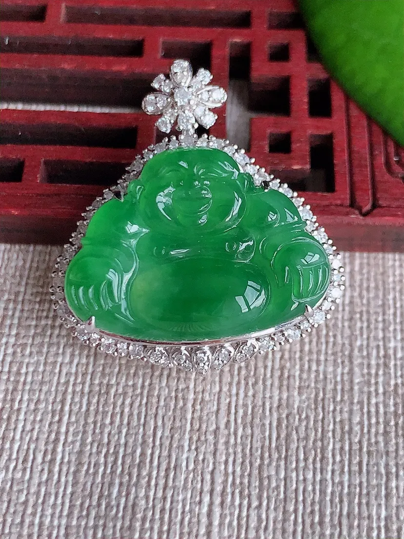 天然A货翡翠18K金伴满绿佛公吊坠尺寸25.8×23×6裸石12.8×19.5m量7.38g 0615