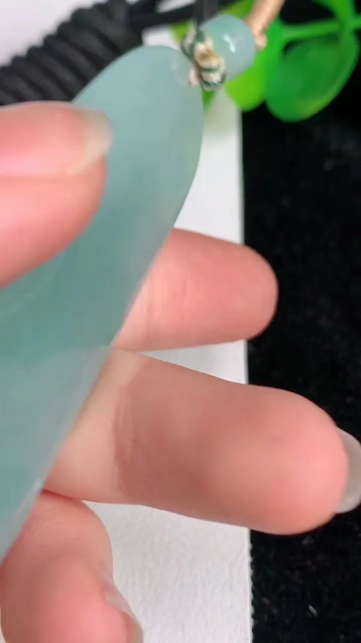 天然A货翡翠御龙观音菩萨吊坠，尺寸66.3-26.3-11.3，重量:38.08g
6月17日