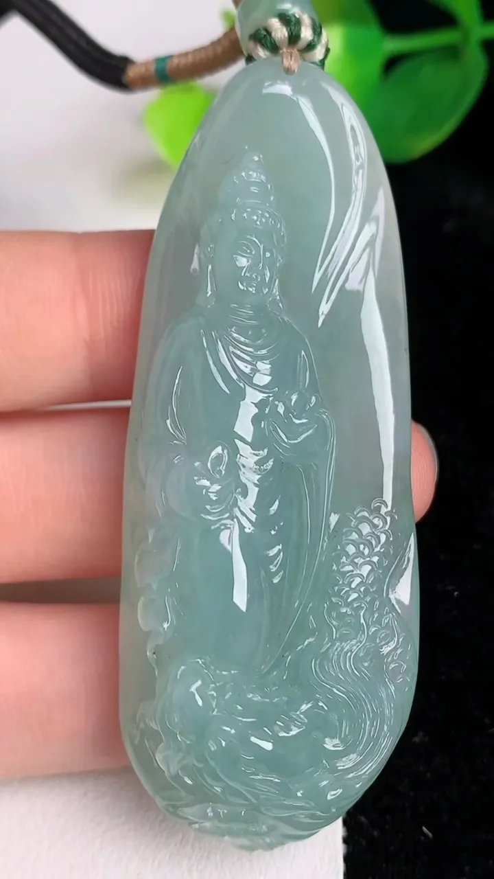 天然A货翡翠御龙观音菩萨吊坠，尺寸66.3-26.3-11.3，重量:38.08g
6月17日
